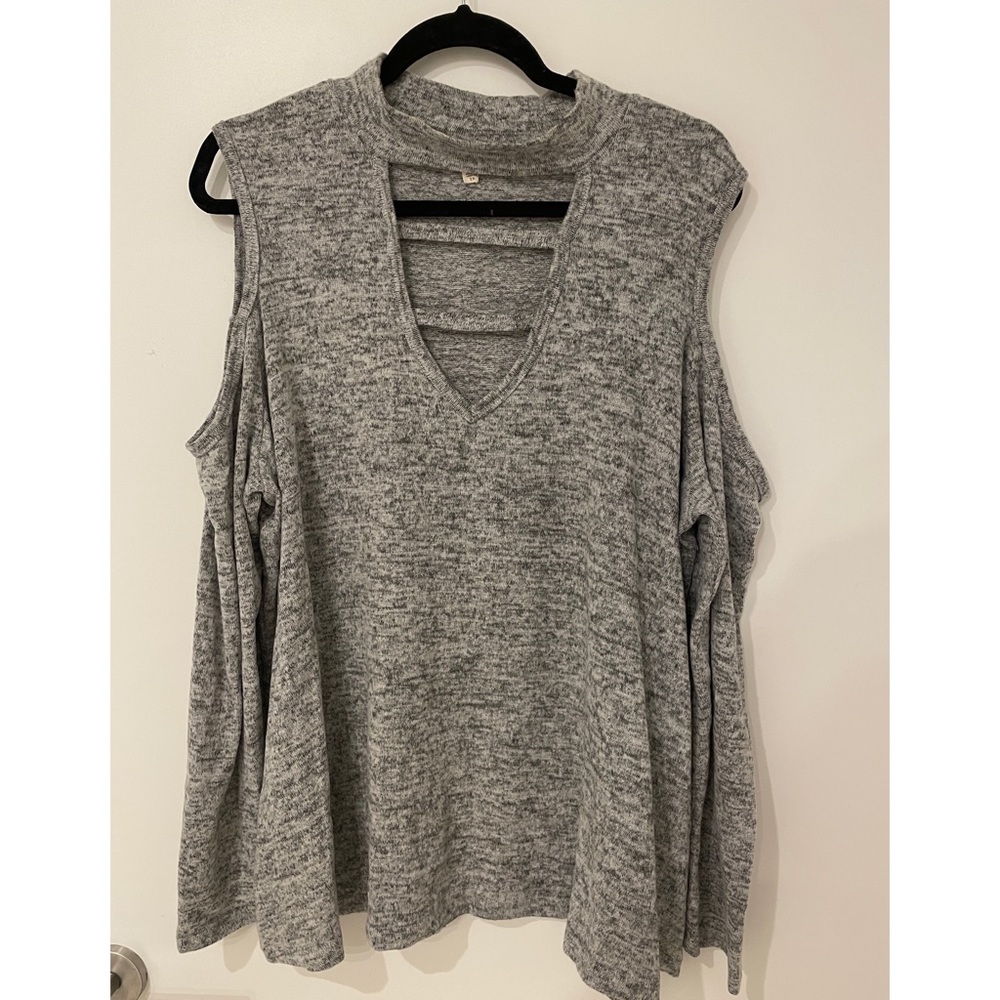 No Comment Plus Womens Size 3X Gray Cold Shoulder Choker Long Sleeve Top Sweater